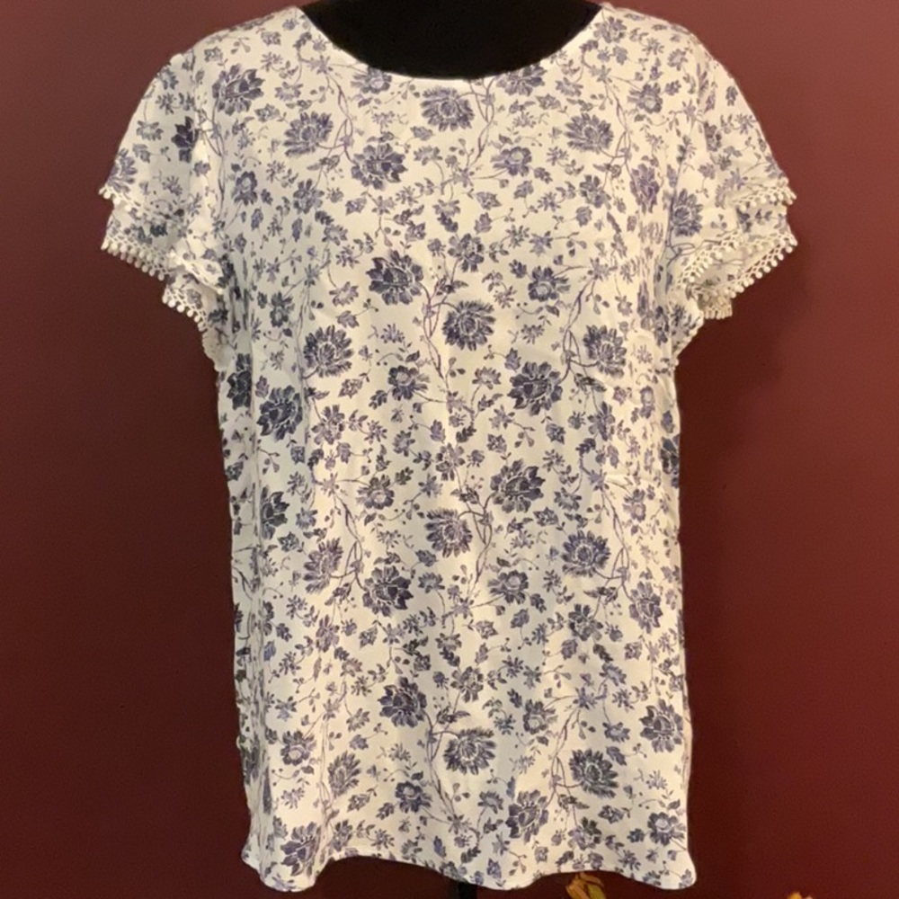 Pretty Angels Forever Young Women’s Size Large Top